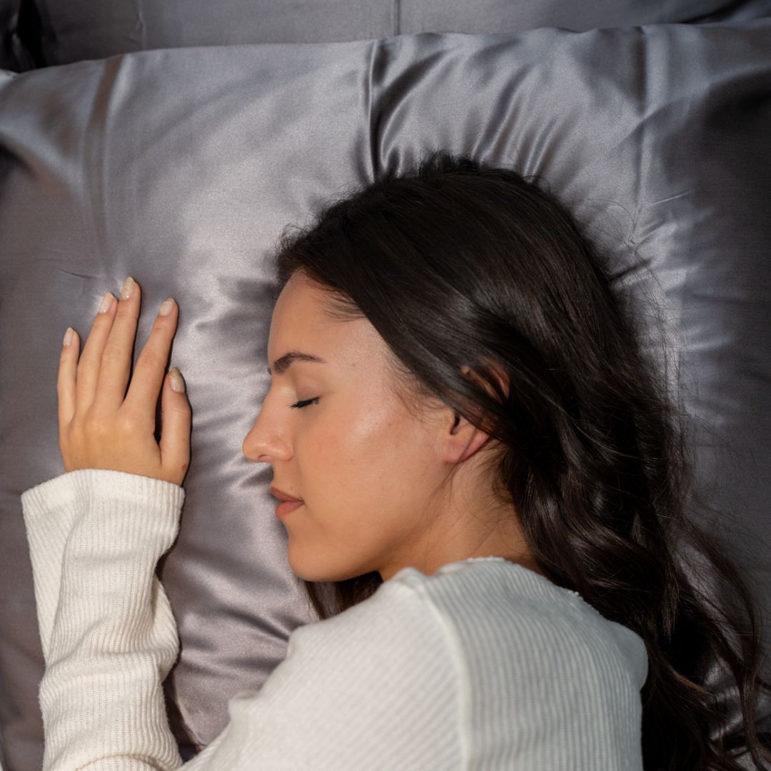 Zijden kussensloop grijs model