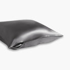 zijden kussensloop grijs zijkant