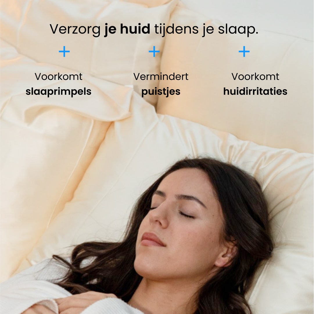 kussenhoes van zijde in goud